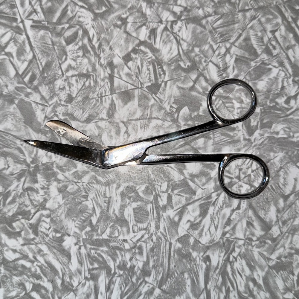 Stainless Steel Medical Bandage Scissors Pakistan 6‎ inch Vintage